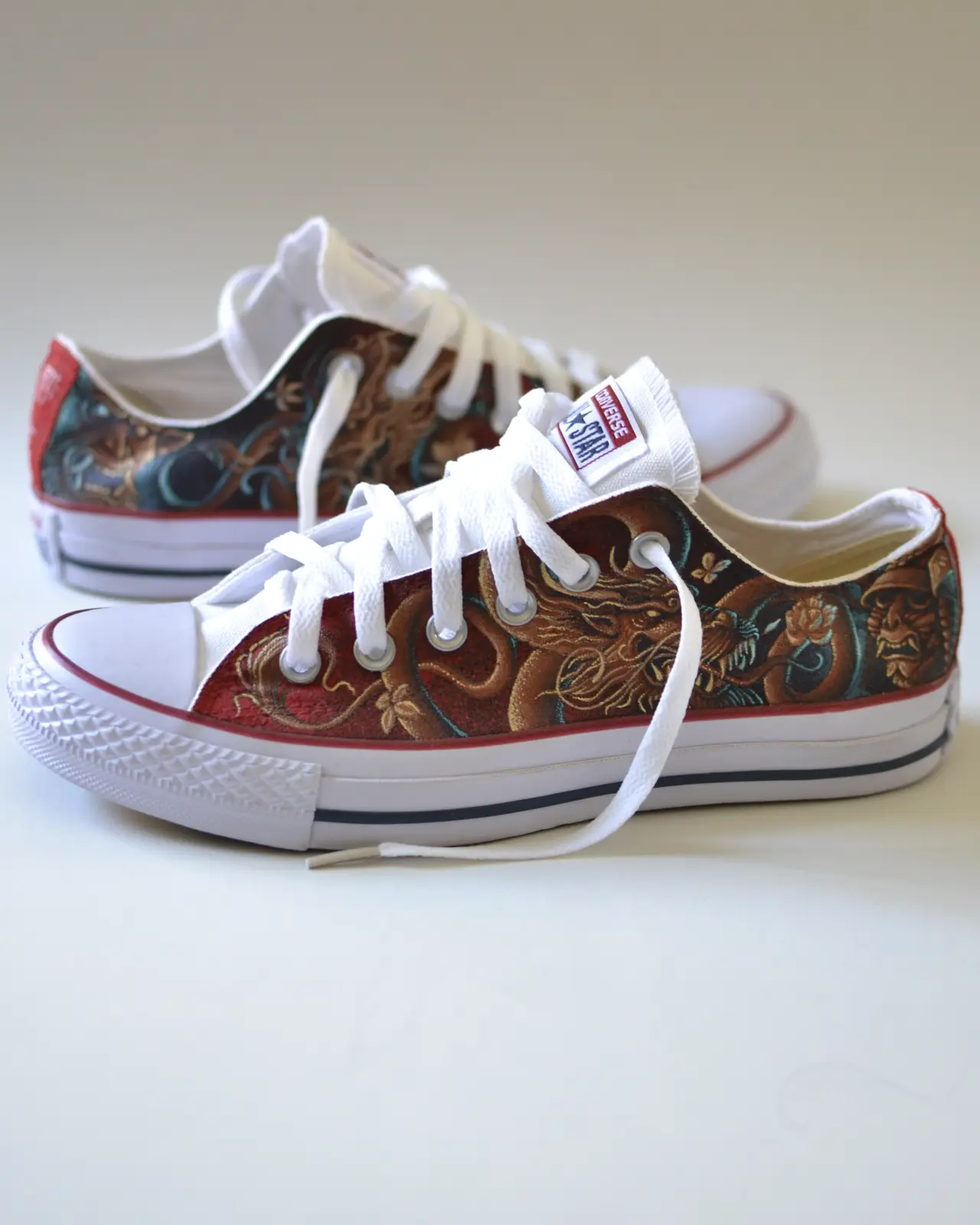 converse-custom-ronin-japon-1 Converse personalizadas pintadas a mano con diseño ronin japonés